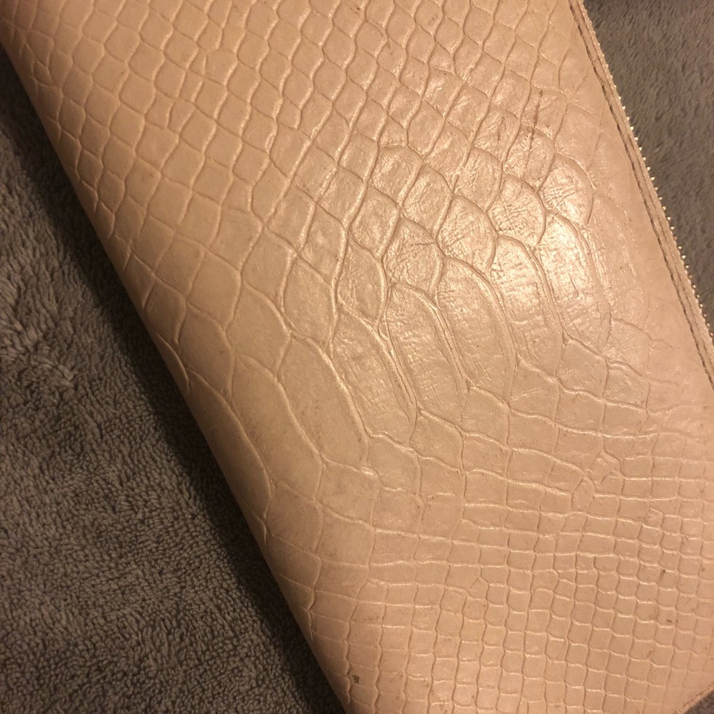 Michael Kors Wallet - Picture 5 of 6